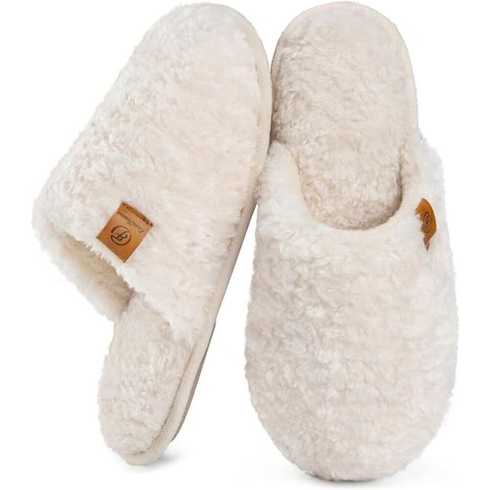 New EverFoams Womens Size 9/10 White Fuzzy Slip-on Memory Foam House Slippers